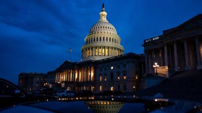 Chính phủ Mỹ chính thức đóng cửa: 750,000 nhân viên liên bang tạm nghỉ việc