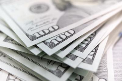 Giá USD không ngừng đi lên