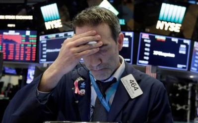 Chứng khoán Mỹ và châu Âu tiếp đà giảm mạnh, Dow Jones sụt hơn 500 điểm