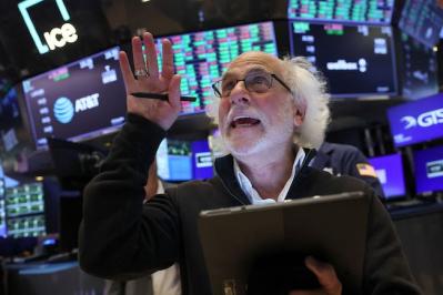 S&P 500 và Nasdaq Composite khởi sắc sau báo cáo lạm phát Mỹ