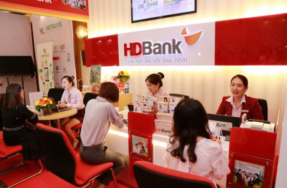 HDBank nhận hai giải thưởng lớn về tài chính bền vững và thanh toán quốc tế