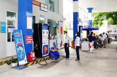 Chuyên gia đề xuất Bộ Công Thương chủ động quản lý kinh doanh xăng dầu
