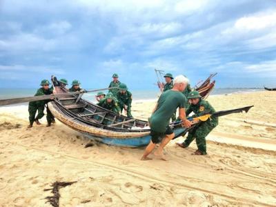 Quảng Trị yêu cầu người dân ở yên trong nhà từ 21h để ứng phó bão số 5
