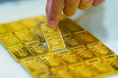 Chạm 111 triệu đồng/lượng, giá vàng miếng trong nước còn tăng đến đâu?