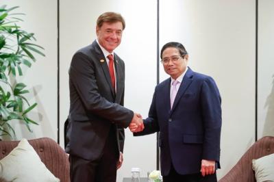 Việt Nam thúc đẩy hợp tác với tập đoàn hàng không vũ trụ của Brazil