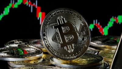 Bitcoin vượt ngưỡng 51,000 USD