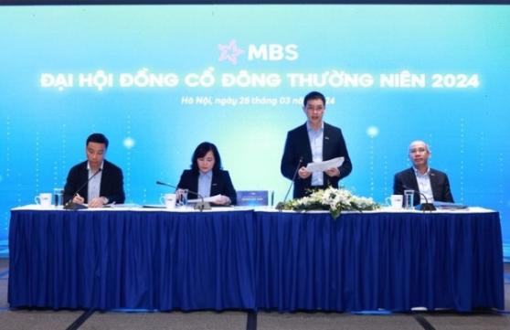 Tận dụng tệp 30 triệu khách hàng của MB, MBS tham vọng vào Top 3 thị phần môi giới, vượt mặt VNDirect?