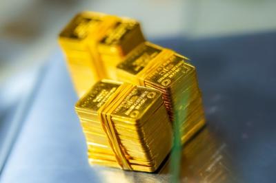 Giá vàng tiếp tục giảm hơn 2 triệu đồng/lượng