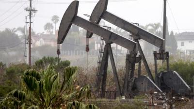 Dầu tăng mạnh khi IEA nâng dự báo tăng trưởng nhu cầu dầu