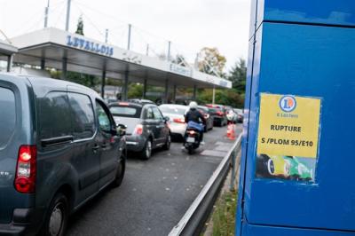 Nhiều trạm xăng tại Pháp hết nhiên liệu