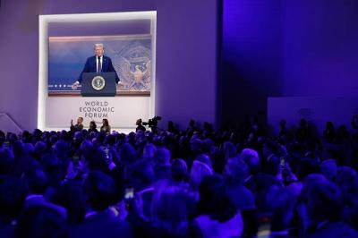 Trump tại Davos: Kêu gọi giảm giá dầu và lãi suất, khẳng định niềm tin vào thuế quan