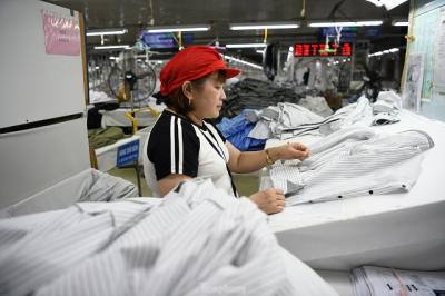 Ngành may khởi đầu 2025 tích cực, nhưng rủi ro thuế Mỹ vẫn chực chờ