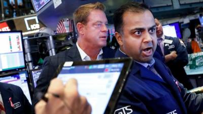 Phố Wall bị bán tháo, Dow Jones mất hơn 700 điểm do lo ngại về lạm phát