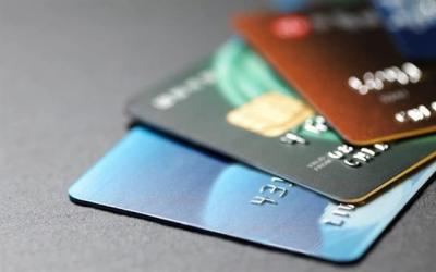 Ngân hàng nào tính phí ứng tiền mặt thẻ tín dụng thấp nhất?