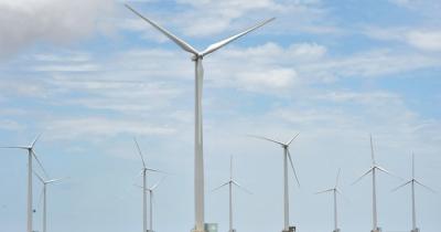 36 doanh nghiệp tố cơ chế giá điện mặt trời, điện gió 'bất cập về pháp lý'