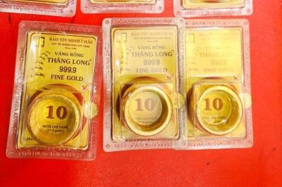 Liên tục lập đỉnh, nhà đầu tư cần "tỉnh táo" trước các biến động ngắn hạn của vàng