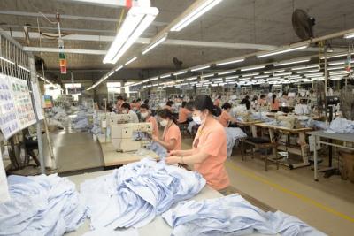 Chủ tịch VITAS: Dệt may Việt Nam gặp khó trong tuyển lao động, nơi giảm nhiều 18-20%
