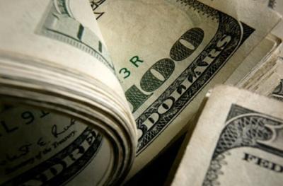 Giá USD ‘rớt thê thảm’