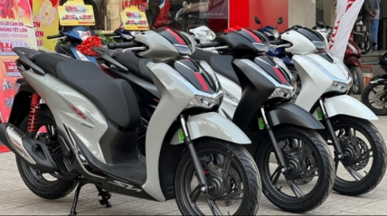 Giá xe máy Honda SH 160i mới nhất tháng 2/2023: Lại điệp khúc tăng giá?  Theo nguoiquansat.vn