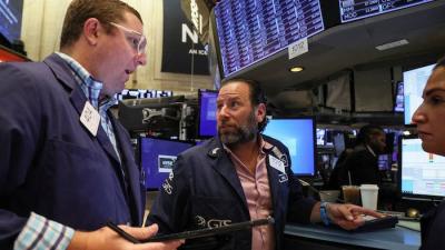 Dow Jones giảm 350 điểm sau sự vụ của Silicon Valley Bank