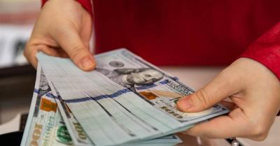 Giá USD ngân hàng tiếp tục tăng dữ dội, lập kỷ lục mới