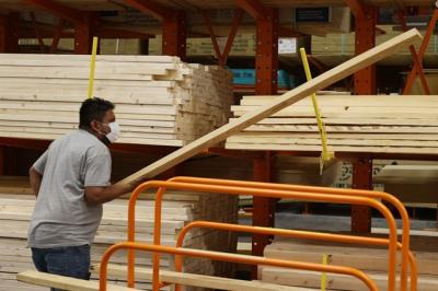 Giá gỗ tại Mỹ lao dốc hơn 40% từ đỉnh, các công ty từ tích trữ chuyển sang bán mạnh