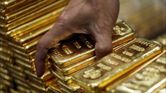 Giá vàng hôm nay 19/4: Tăng trở lại mốc 2.000 USD/ounce