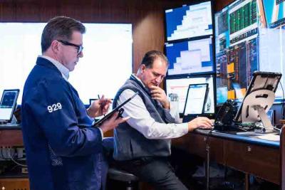 S&P 500 giảm điểm, đứt mạch 3 phiên tăng liền