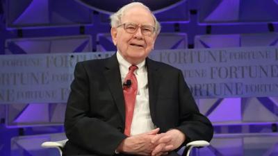 Warren Buffett thường đầu tư vào ngành nào?