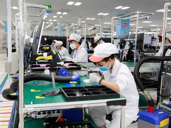 Kinh tế Việt Nam năm 2022: Điểm sáng trong bức tranh tối màu