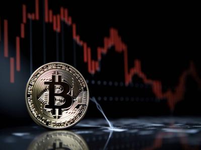Tàu lượn Bitcoin: Lập đỉnh 73,000 USD rồi giảm về 67,000 USD