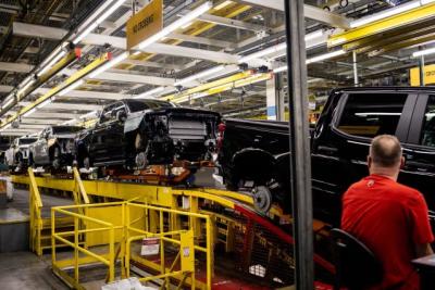 Trump vừa áp thuế 25%, vừa muốn các hãng xe không tăng giá bán