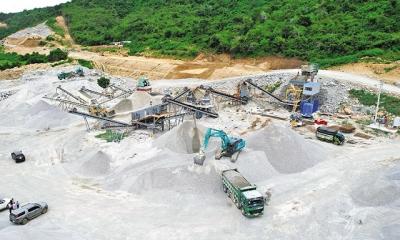 Phó Thủ tướng yêu cầu xử lý nghiêm tình trạng liên kết giữa các chủ mỏ vật liệu để nâng giá
