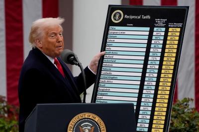 Nỗi sợ bao trùm thị trường tài chính toàn cầu sau cú sốc thuế quan từ Trump