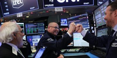 Chứng khoán Mỹ phục hồi mạnh, Dow Jones vọt hơn 600 điểm