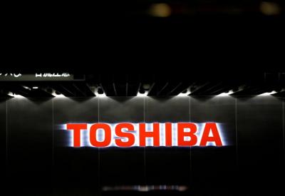 Toshiba, tượng đài 148 năm tuổi của Nhật Bản sắp bán mình