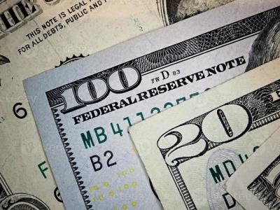 Giá USD nhích tăng