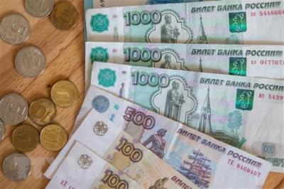 Nga lần đầu tiên trả nợ trái phiếu bằng đồng ruble