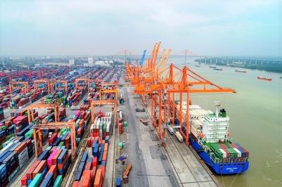 UOB điều chỉnh tăng dự báo tăng trưởng Việt Nam 2024 lên 6.4%