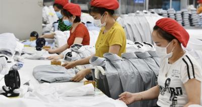 Ông Trump hoãn áp thuế, 3h sáng khách Mỹ gọi gấp doanh nghiệp Việt
