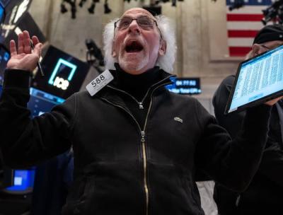 Dow Jones tăng hơn 560 điểm, S&P 500 chứng kiến chuỗi leo dốc dài nhất trong 20 năm
