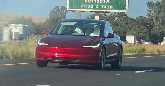 Tesla Model 3 mới sản xuất ở Trung Quốc bất ngờ xuất hiện tại Mỹ