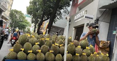 'Đệ nhất sầu riêng Thái Lan' xuống phố, khách Việt mạnh tay xuống tiền