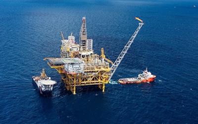 Giá dầu và tỷ giá tăng tác động tích cực đến nhóm dầu khí, phân bón đi ngang