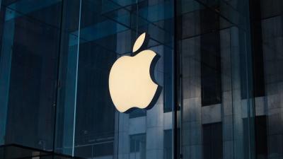 Apple thuê tàu bay để vận chuyển iPhone về Mỹ để tránh thuế quan