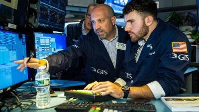 Dow Jones giảm tuần thứ 3 liên tiếp dù khởi sắc trong phiên