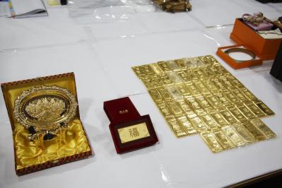 Vàng thế giới tăng gần 2%