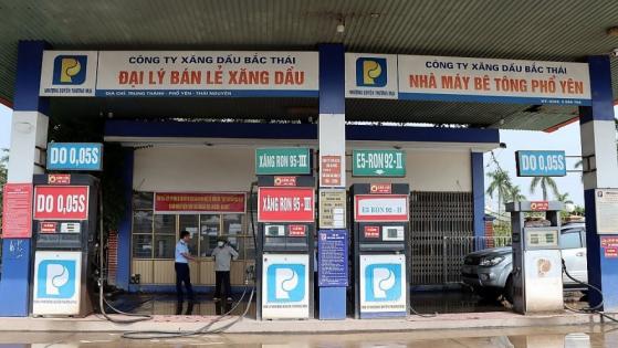 Hàng loạt doanh nghiệp xăng dầu bị "gõ đầu" vì không nhập đủ hàng