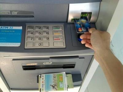 Tỷ trọng giao dịch rút tiền mặt qua ATM giảm mạnh