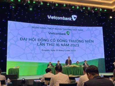 ĐHĐCĐ Vietcombank: Triển khai nhận chuyển giao bắt buộc 1 TCTD yếu kém